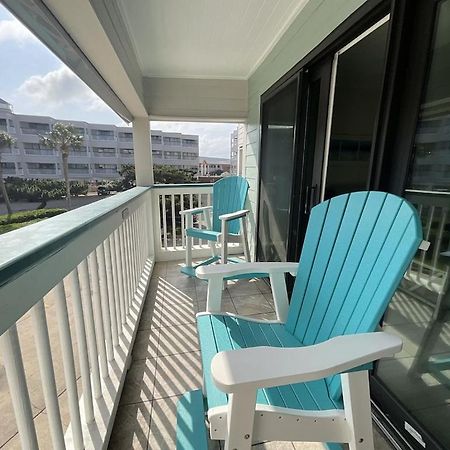 Sun Splashed Condo! Steps To Beach And 2 Pools Galveston Island Экстерьер фото