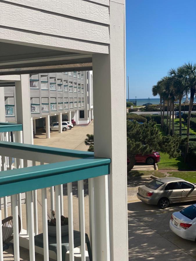 Sun Splashed Condo! Steps To Beach And 2 Pools Galveston Island Экстерьер фото